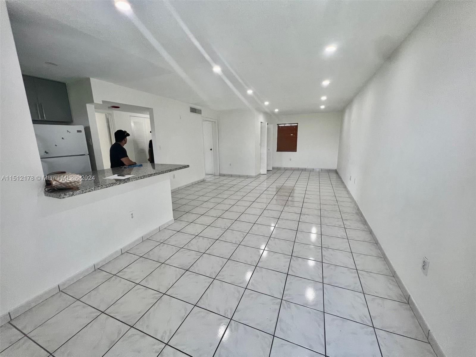 Real estate property located at 4050 135th St #14-10, Miami-Dade County, VILLA BISCAYA JARDINES CO, Opa-Locka, FL