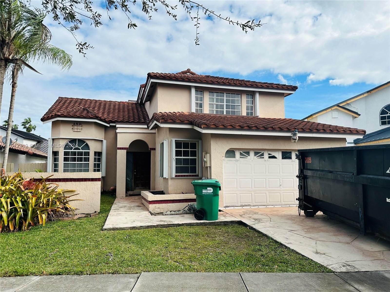 Real estate property located at 15566 62nd Ter, Miami-Dade County, WESTWIND LAKES SEC 6, Miami, FL