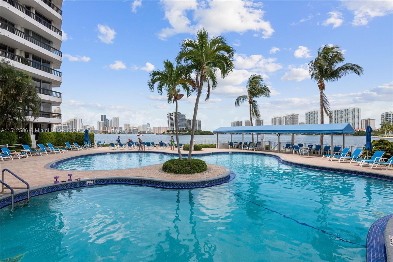 Real estate property located at 3530 Mystic Pointe Dr #2208, Miami-Dade County, MYSTIC POINTE TOWER 500 C, Aventura, FL