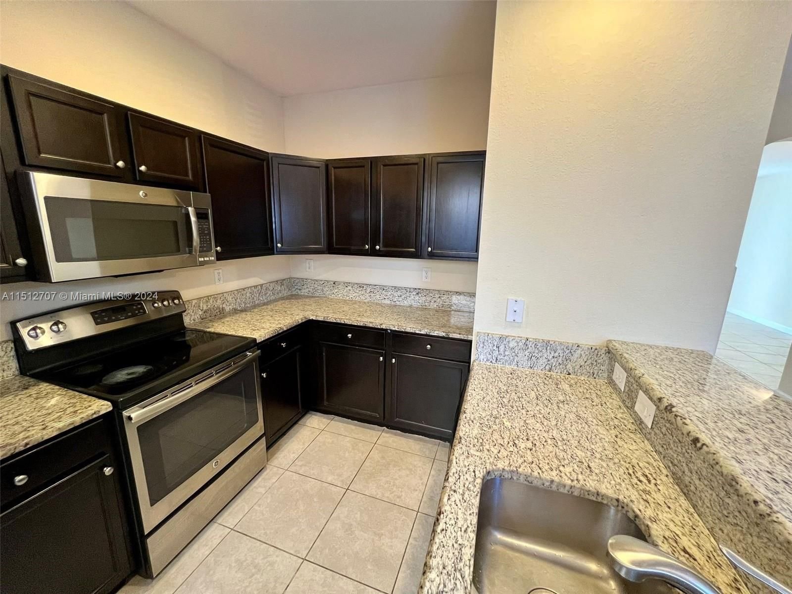 Real estate property located at 9341 171st Ave #9341, Miami-Dade County, KENDALL COMMONS TOWNHOMES, Miami, FL