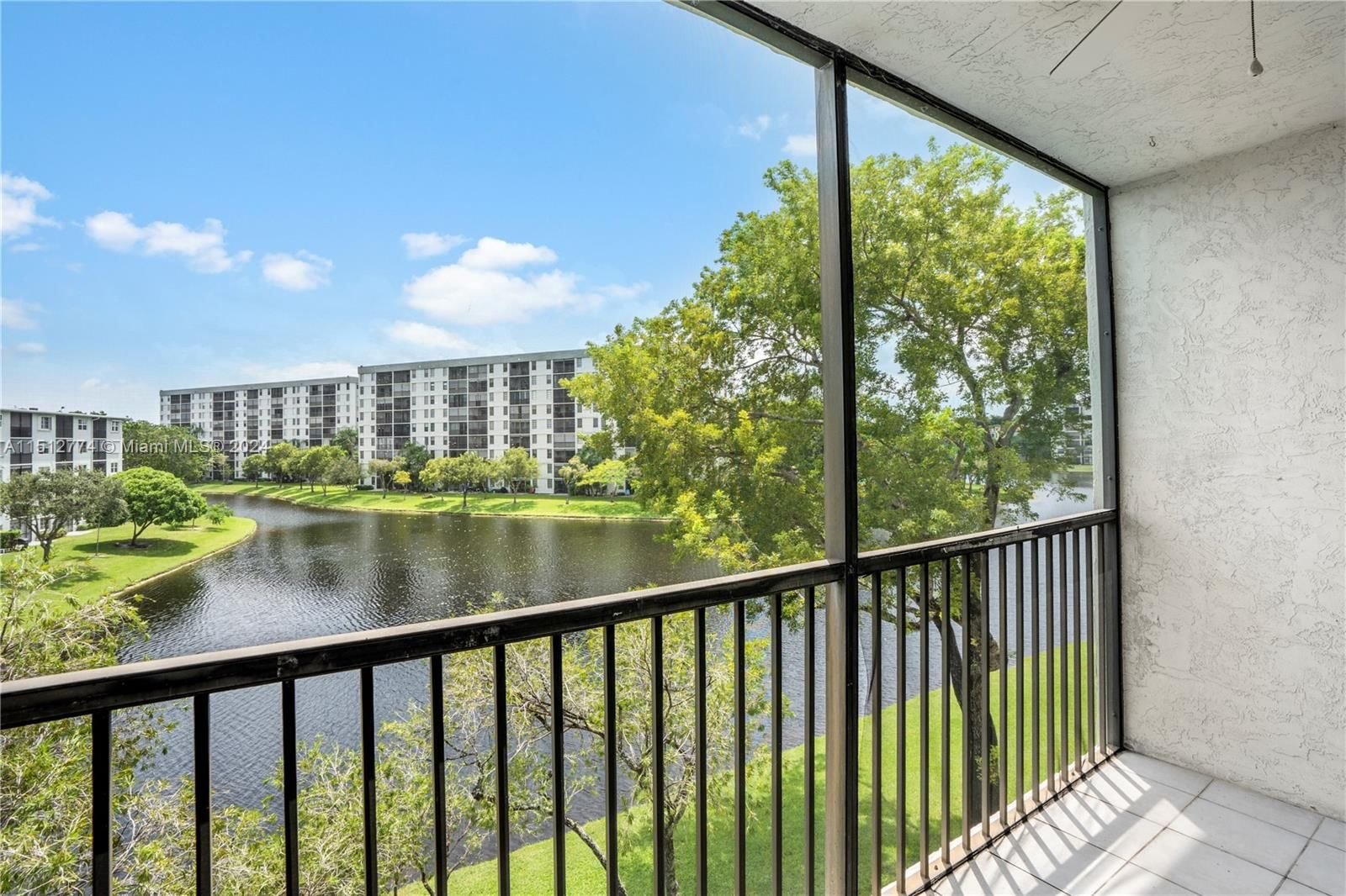 Real estate property located at 2228 Cypress Bend Dr LPH406, Broward County, CYPRESS BEND CONDOMINIUM, Pompano Beach, FL