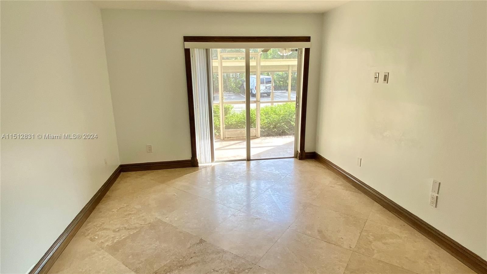 Real estate property located at 470 Park Rd #7-107, Broward, Pinehurst Club Condo, Hollywood, FL