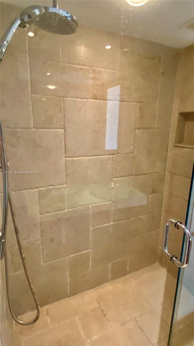 Real estate property located at 470 Park Rd #7-107, Broward, Pinehurst Club Condo, Hollywood, FL