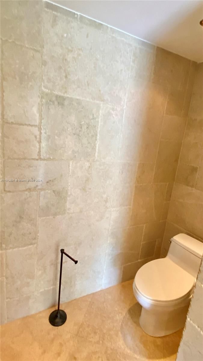 Real estate property located at 470 Park Rd #7-107, Broward, Pinehurst Club Condo, Hollywood, FL