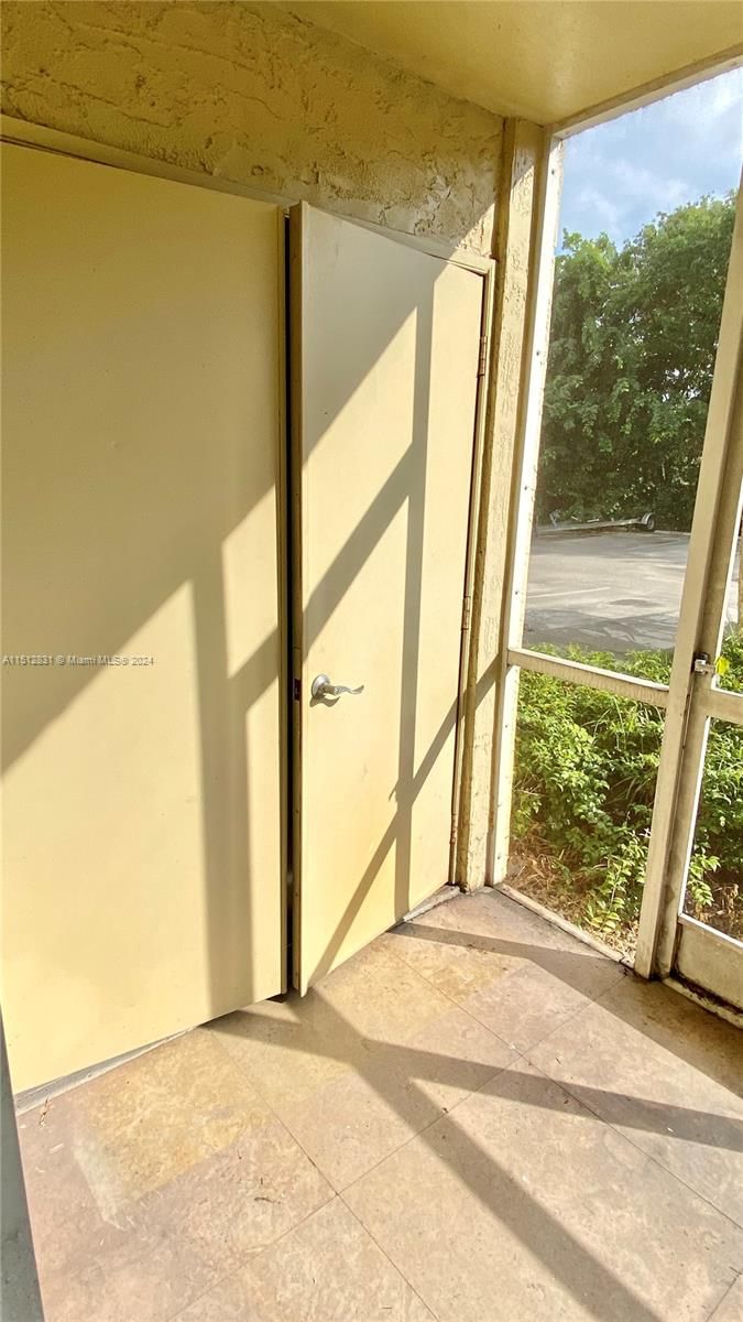 Real estate property located at 470 Park Rd #7-107, Broward, Pinehurst Club Condo, Hollywood, FL