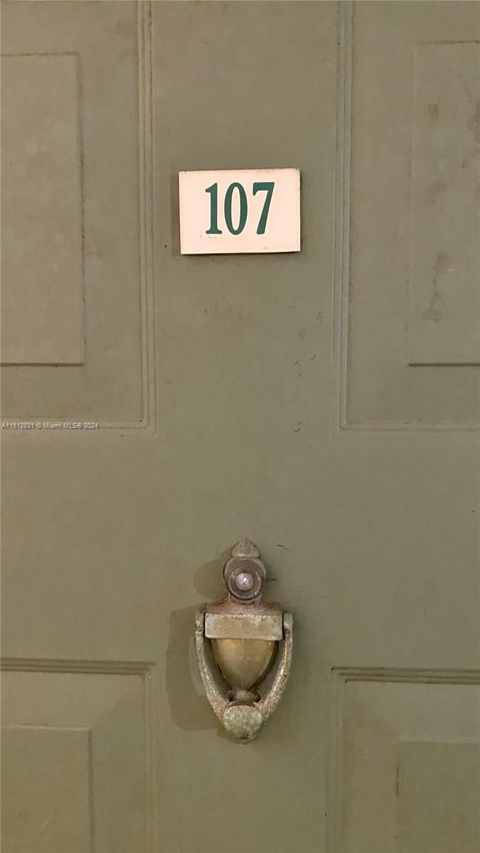 Real estate property located at 470 Park Rd #7-107, Broward, Pinehurst Club Condo, Hollywood, FL