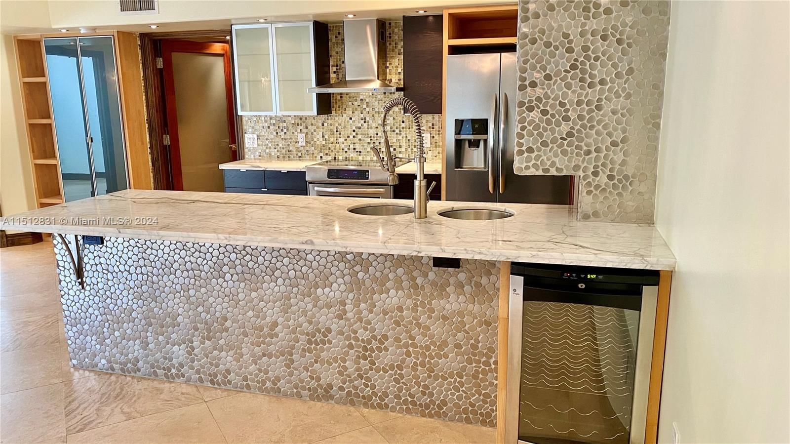 Real estate property located at 470 Park Rd #7-107, Broward, Pinehurst Club Condo, Hollywood, FL