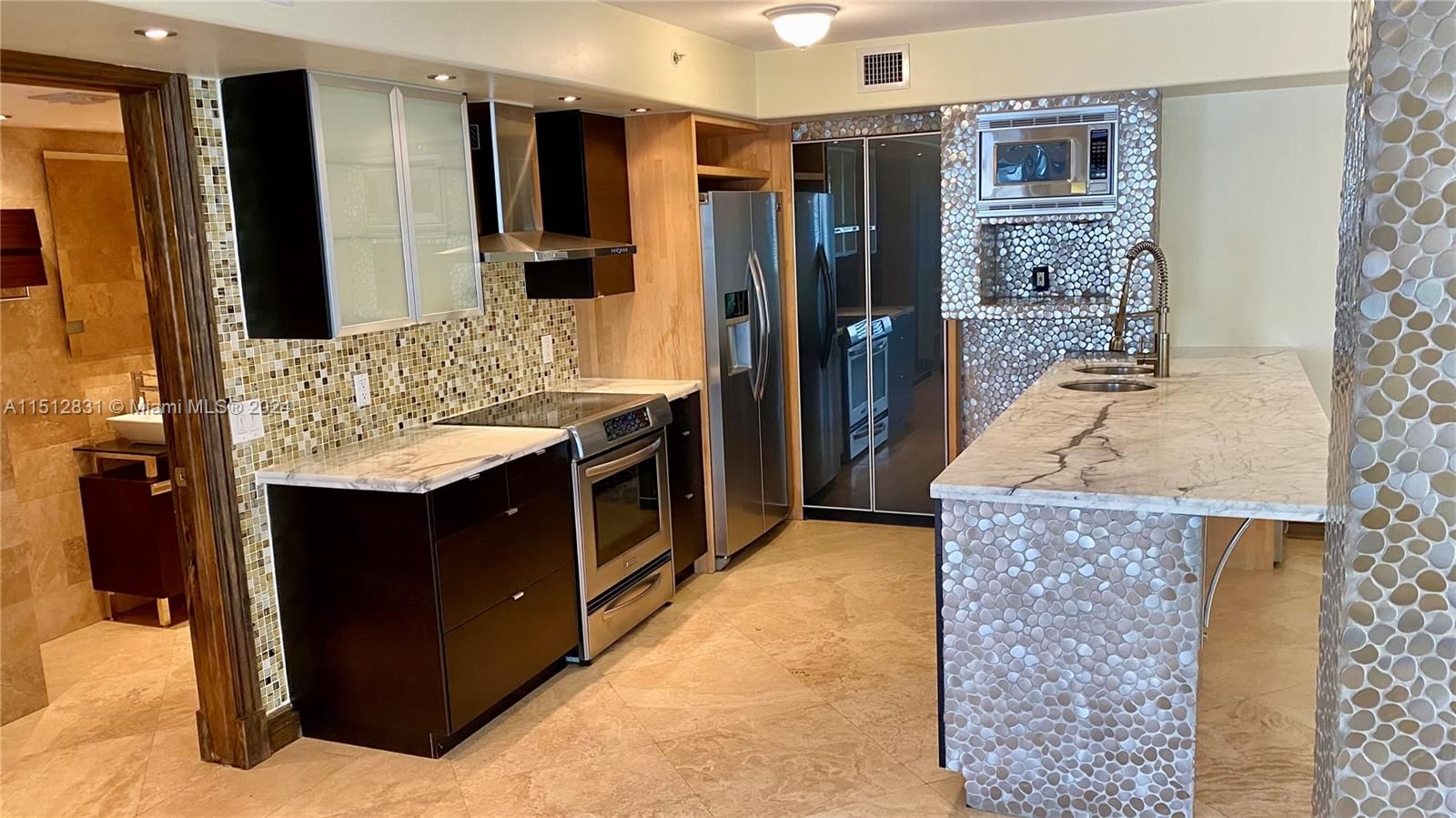 Real estate property located at 470 Park Rd #7-107, Broward, Pinehurst Club Condo, Hollywood, FL