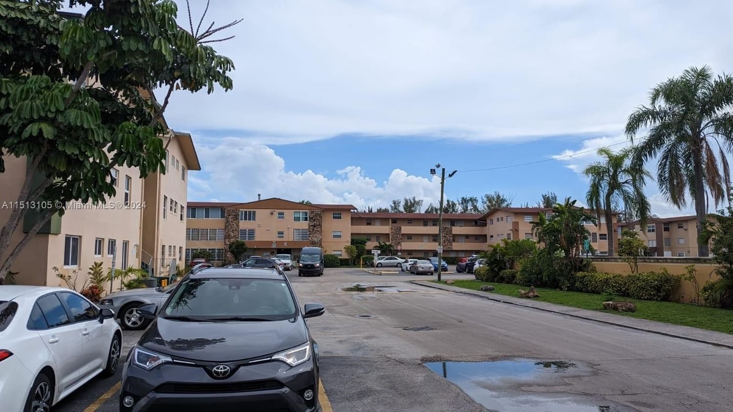 Real estate property located at 110 Royal Palm Rd #305, Miami-Dade County, PALM SPRINGS GARDENS BLDG, Hialeah Gardens, FL