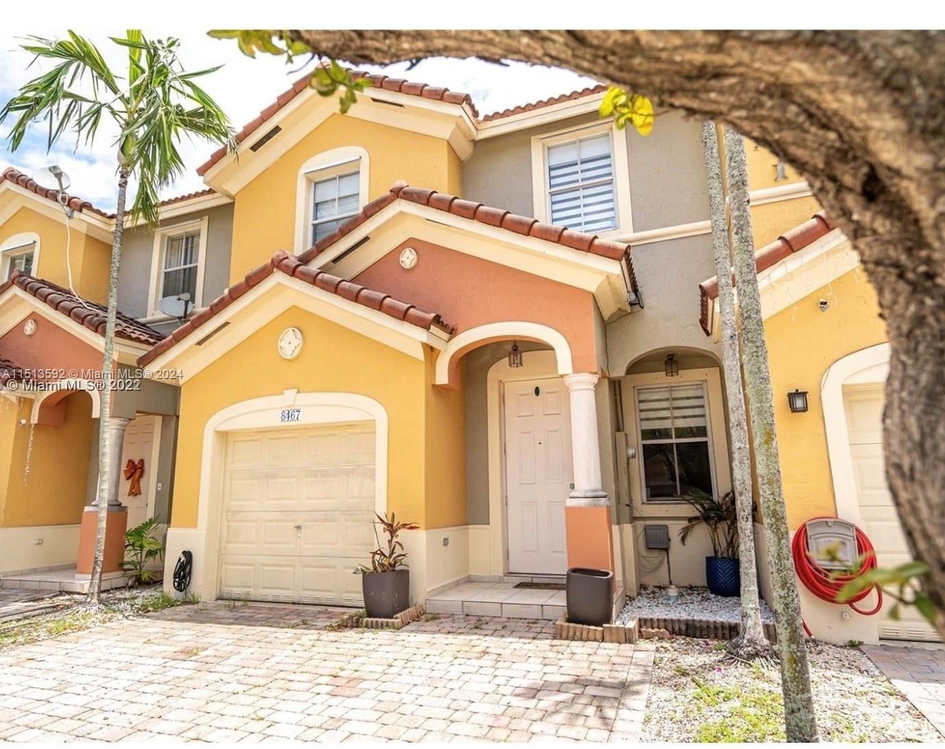 Real estate property located at 8467 166th Pl, Miami-Dade County, KENDALLAND, Miami, FL