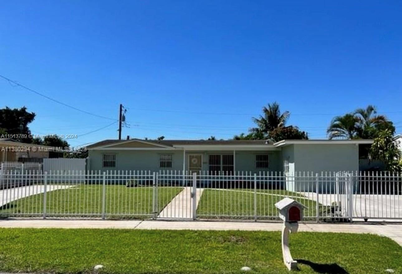 Real estate property located at 4330 182nd St, Miami-Dade County, CAROL CITY 1 ST ADDN, Miami Gardens, FL