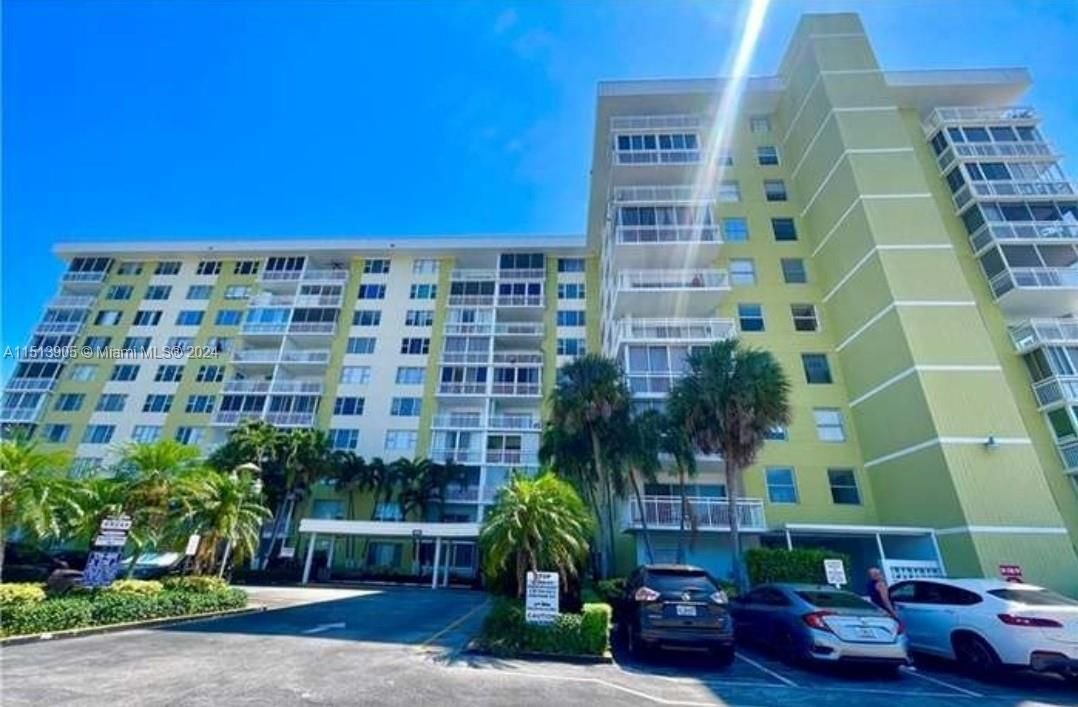 Real estate property located at 4400 Hillcrest Dr #304 A, Broward County, Hillcrest No21 Condo, Hollywood, FL