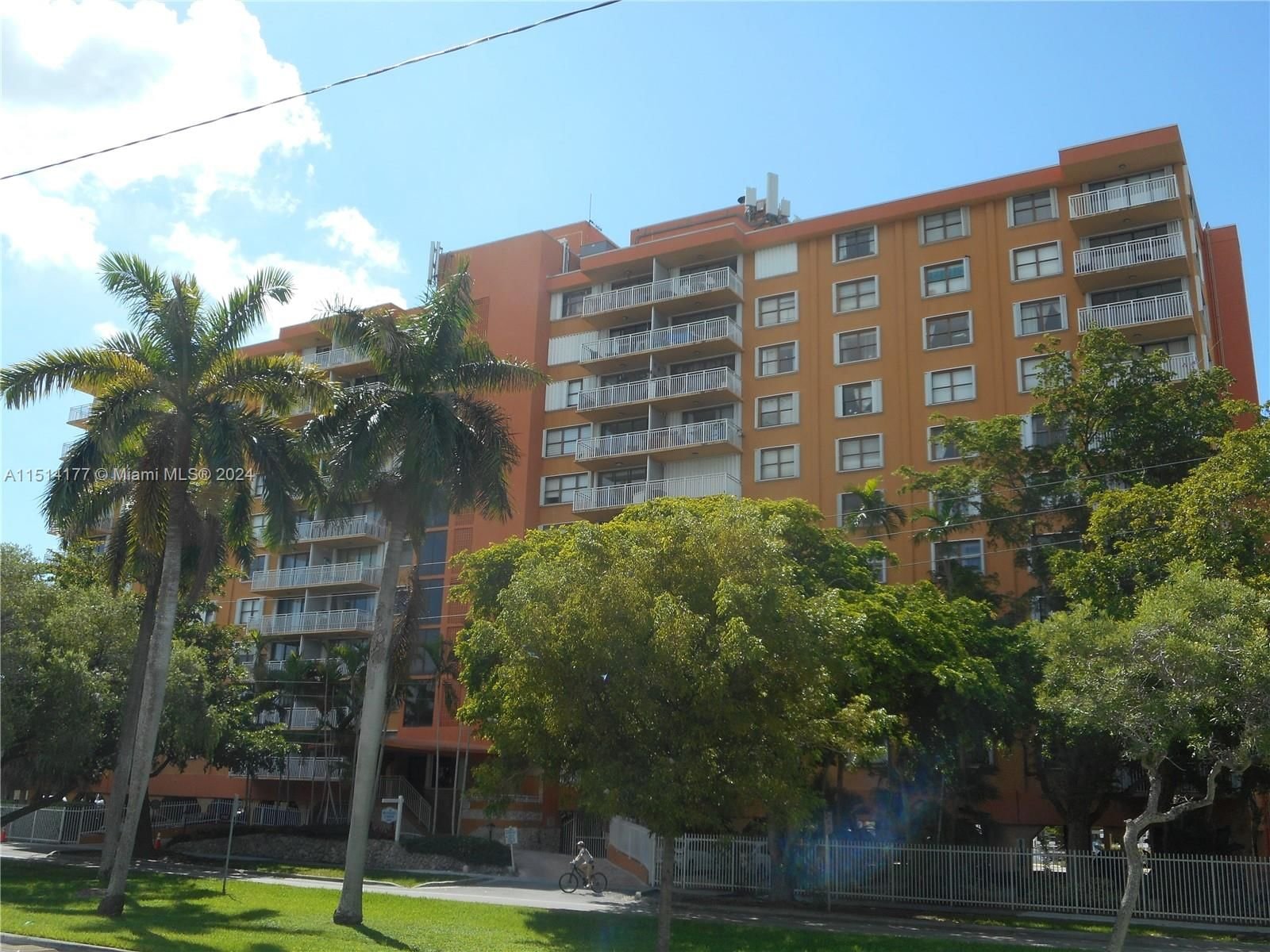 Real estate property located at 2450 135th St #207, Miami-Dade County, WATERSIDE TOWERS CONDO, North Miami, FL
