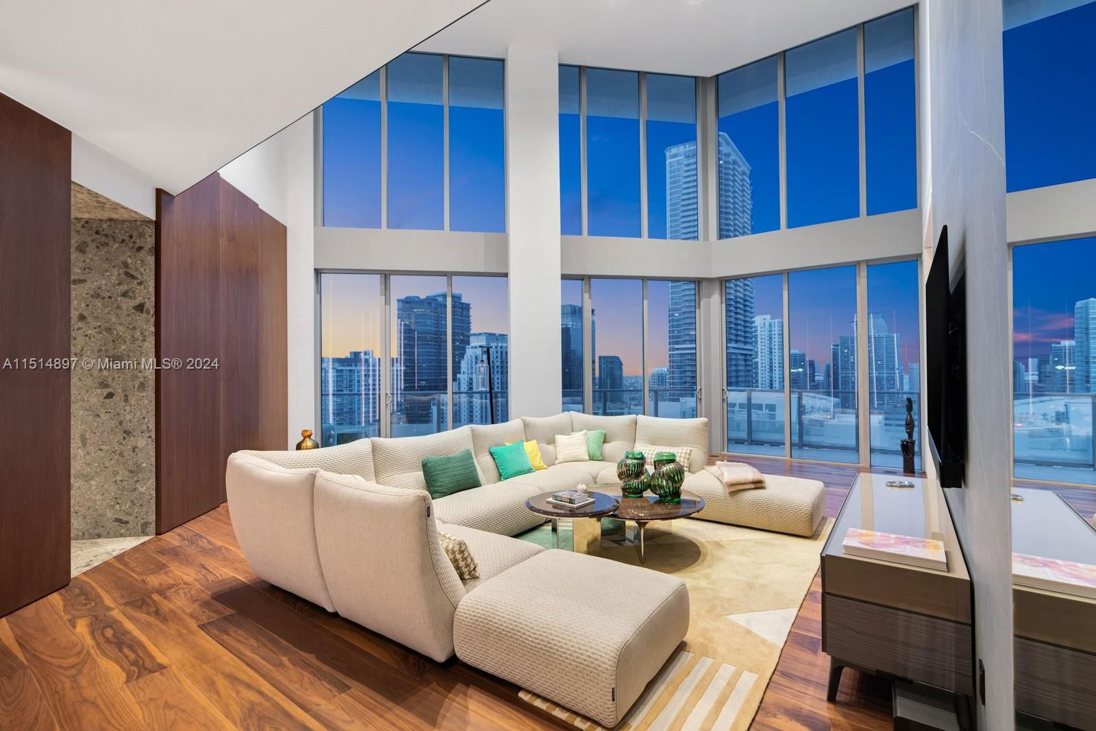 Real estate property located at 1300 Brickell Bay Dr #4401, Miami-Dade, BRICKELLHOUSE CONDO, Miami, FL