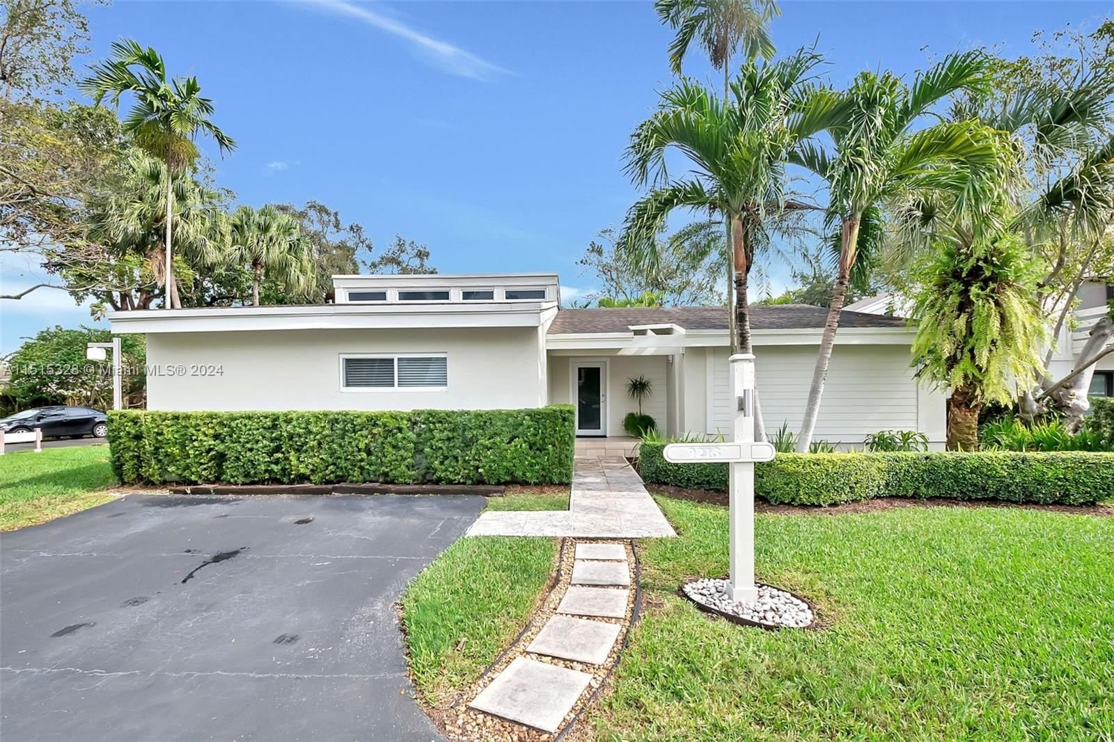 Real estate property located at 9213 78th Pl, Miami-Dade County, PEPPERWOOD, Miami, FL