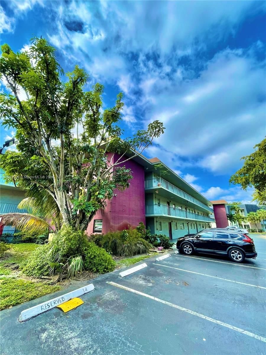 Real estate property located at 611 State Road 7 #1G, Broward County, APPLEGREEN CONDO APTS 2, Margate, FL