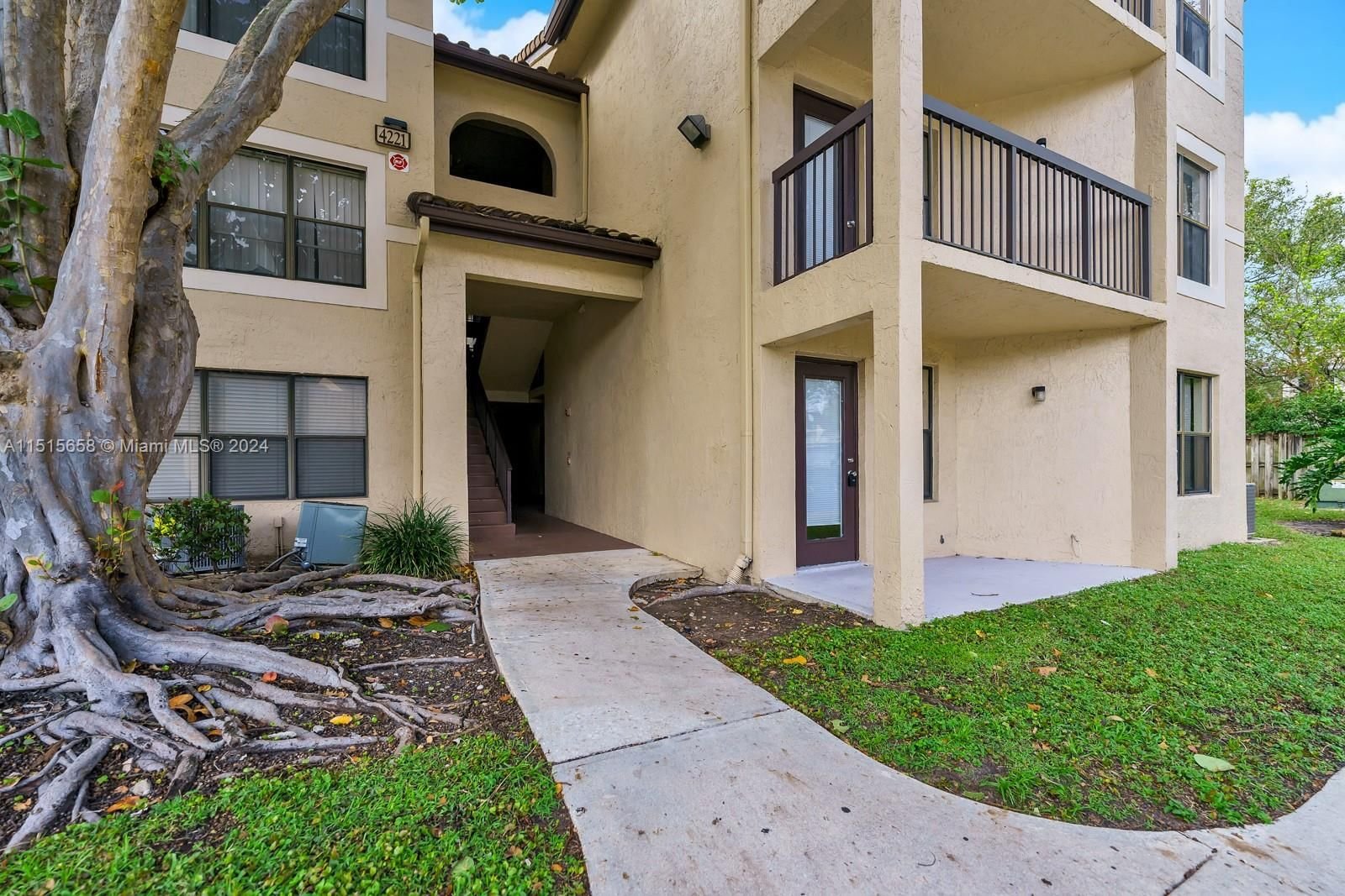 Real estate property located at 4221 Mcnab Rd #43, Broward County, PALM AIRE GARDENS CONDO, Pompano Beach, FL