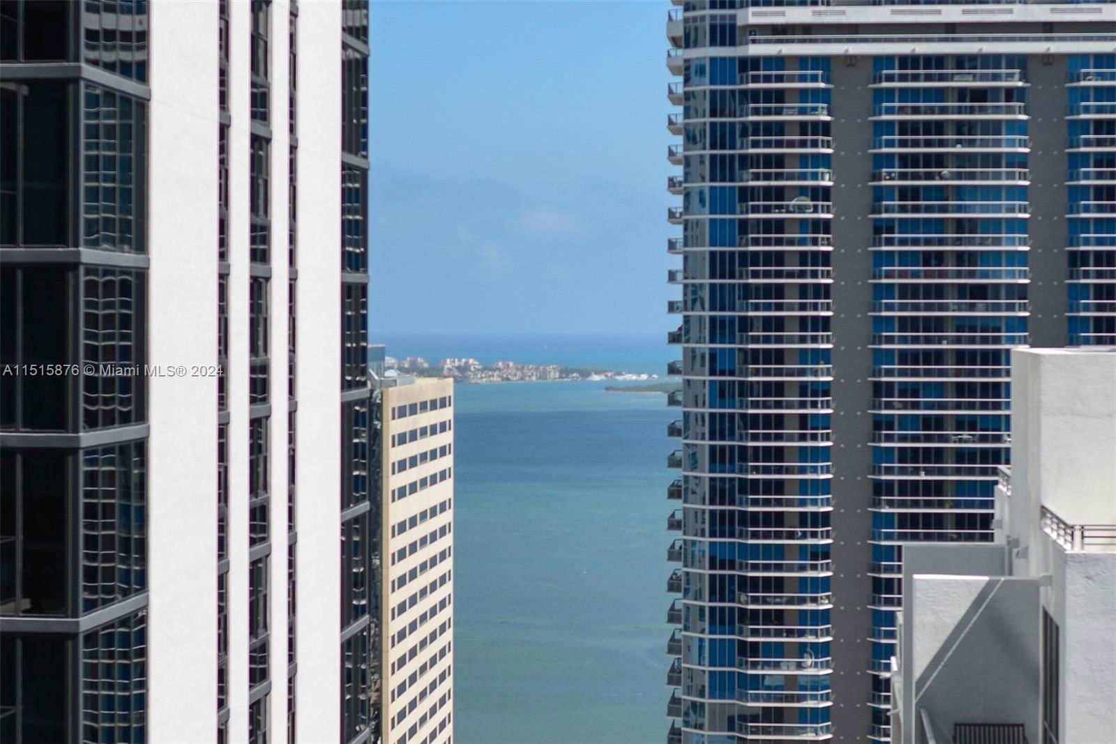 Real estate property located at 1000 Brickell Plz #3703, Miami-Dade, BRICKELL FLATIRON CONDO, Miami, FL