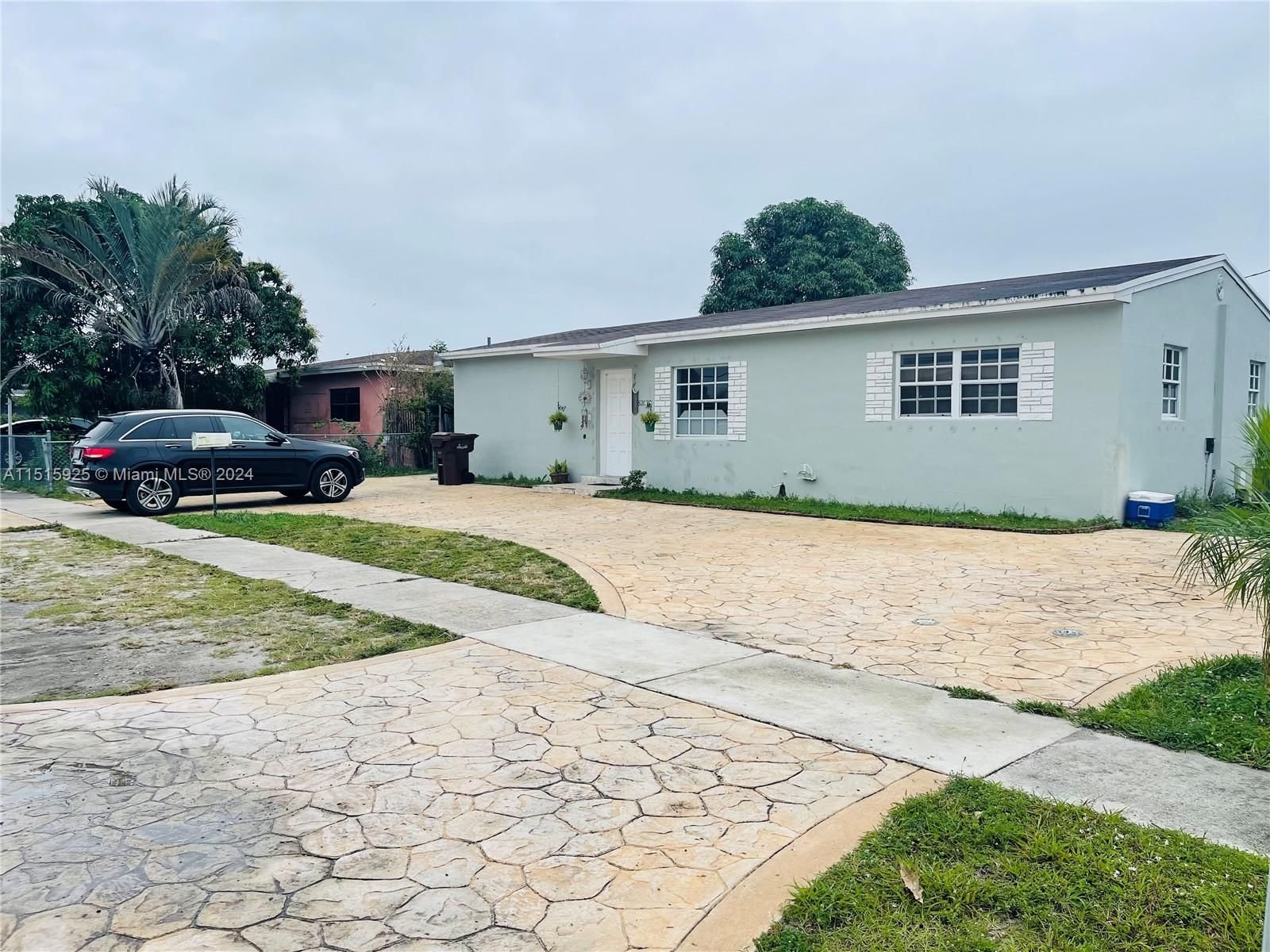 Real estate property located at 6261 3rd Ave, Miami-Dade County, SARATOGA HEIGHTS, Hialeah, FL
