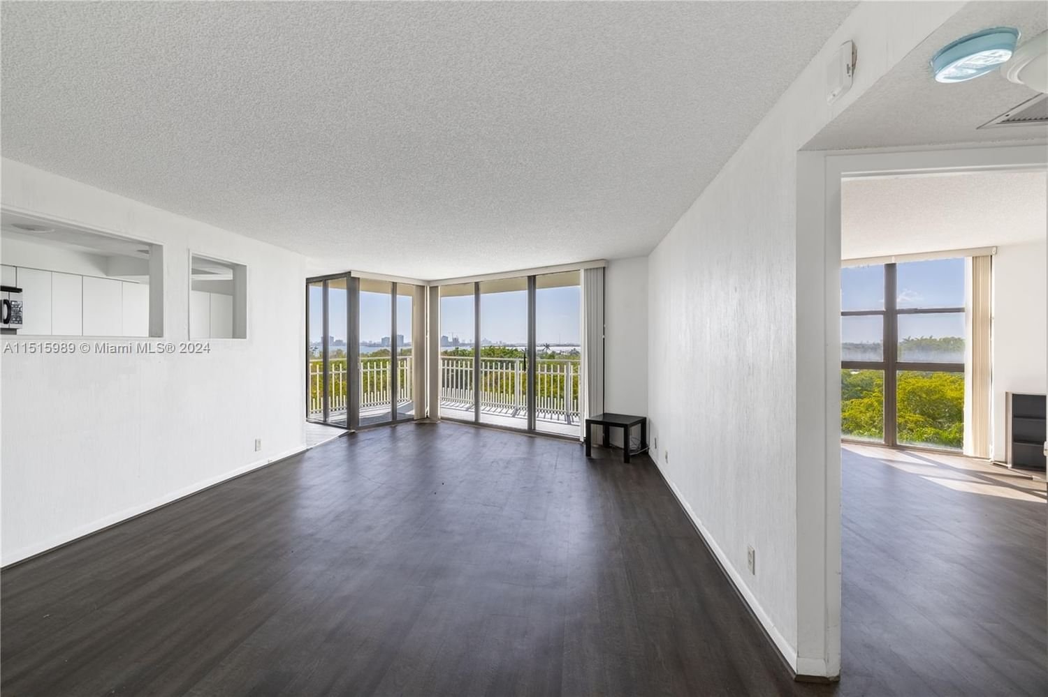 Real estate property located at 1000 Quayside Ter #708, Miami-Dade County, TOWERS OF QUAYSIDE CONDO, Miami, FL