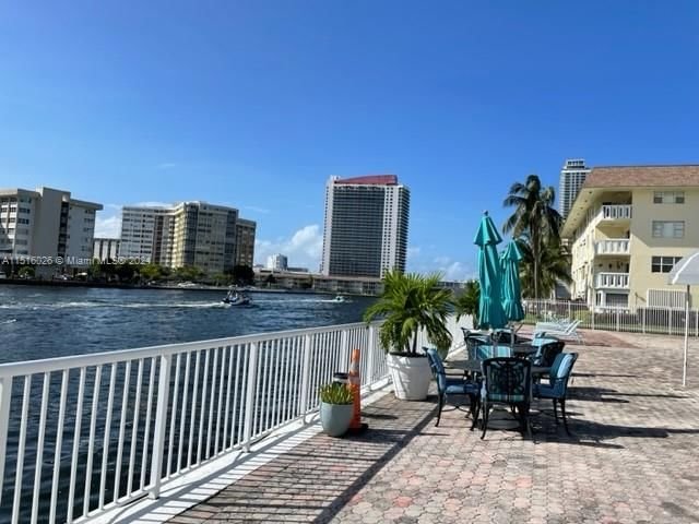 Real estate property located at 1913 Ocean Dr #122, Broward County, CHELSEA BAYVIEW CONDO, Hallandale Beach, FL