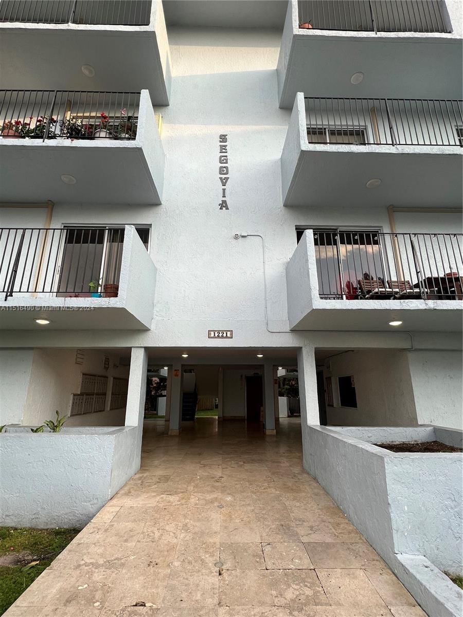 Real estate property located at 1221 122nd Ave #401, Miami-Dade County, SEGOVIA CONDO, Miami, FL