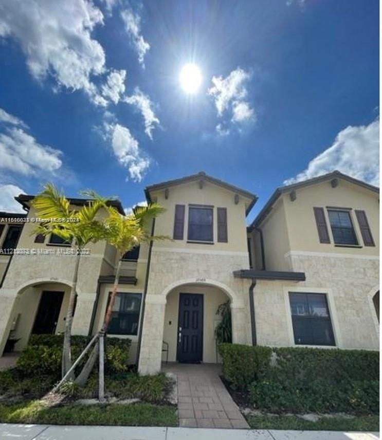 Real estate property located at 10589 33rd Ln #10589, Miami-Dade County, AQUABELLA SECTION TWO, Hialeah, FL