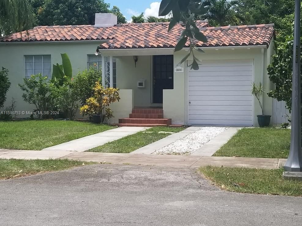 Real estate property located at 824 Granada Groves Ct, Miami-Dade County, GRANADA GROVES, Coral Gables, FL