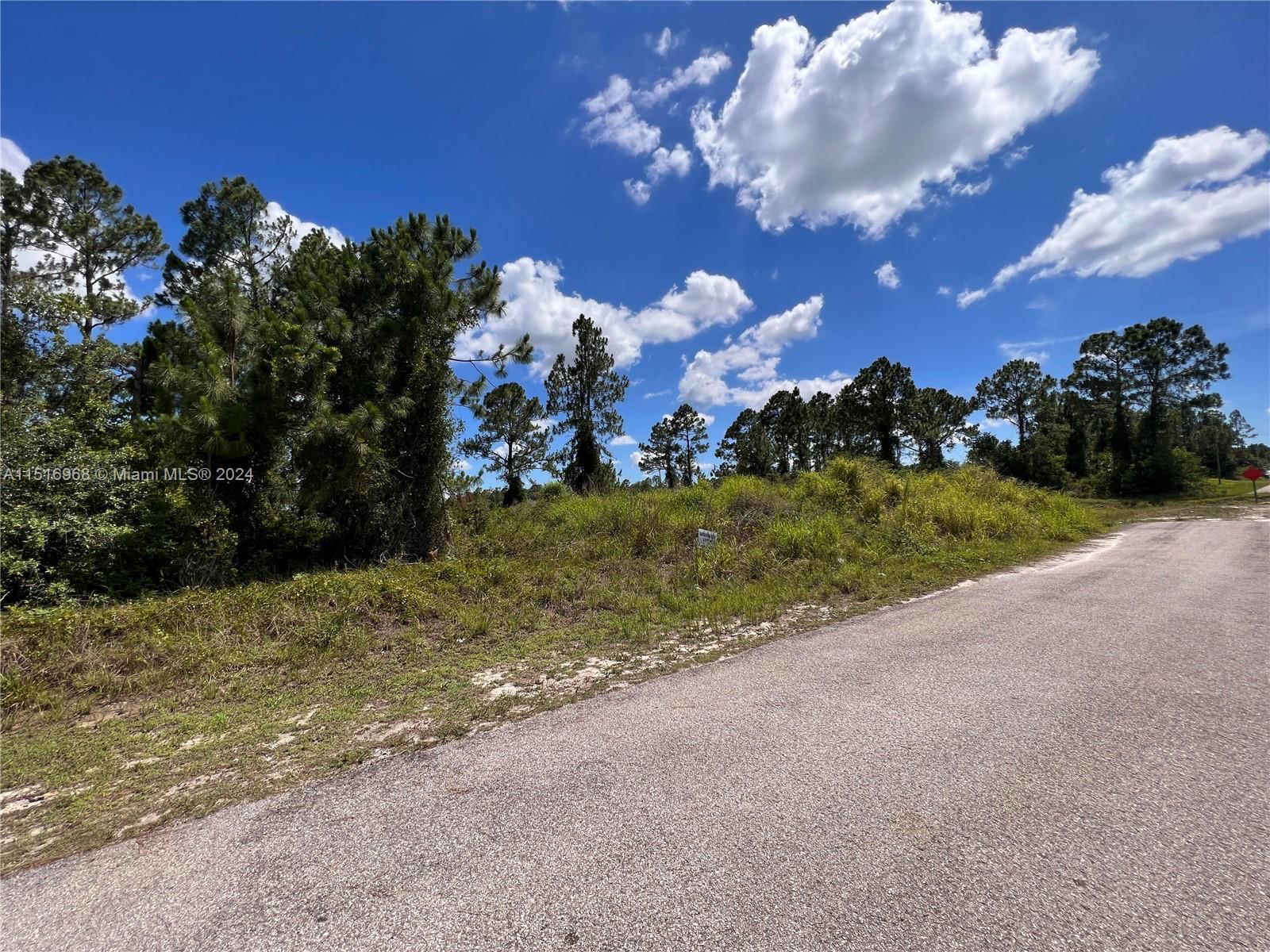 Real estate property located at 2913 33rd St SW, Lee, Lehigh Acres, Lehigh Acres, FL