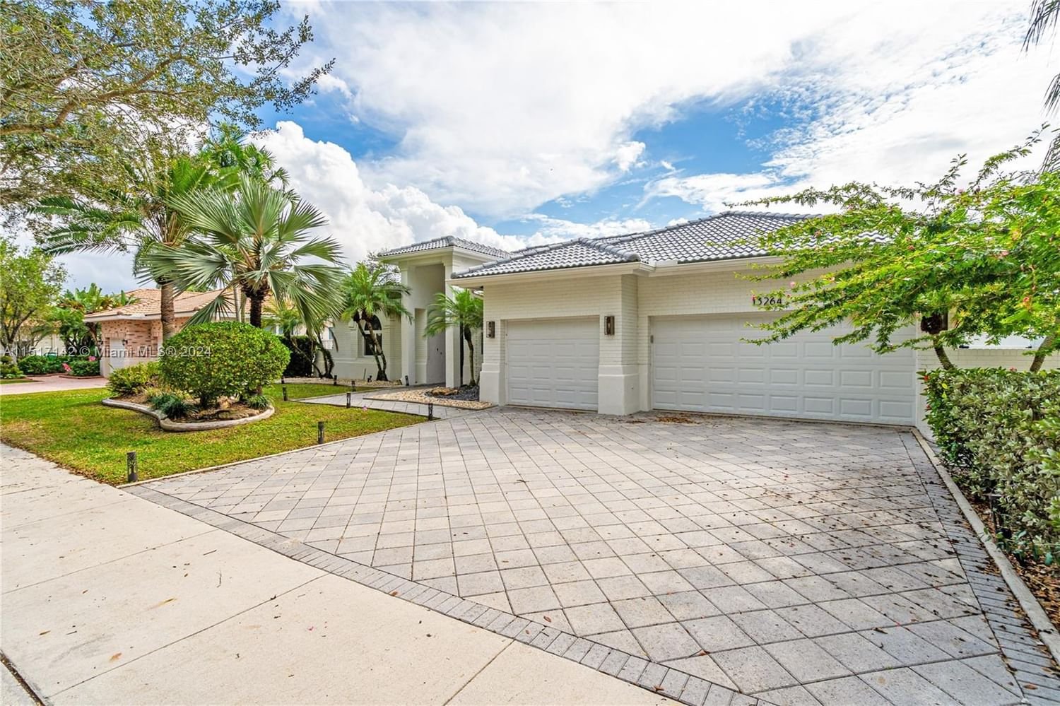 Real estate property located at 13264 Lakeside Ter, Broward County, COUNTRY GLEN, Cooper City, FL