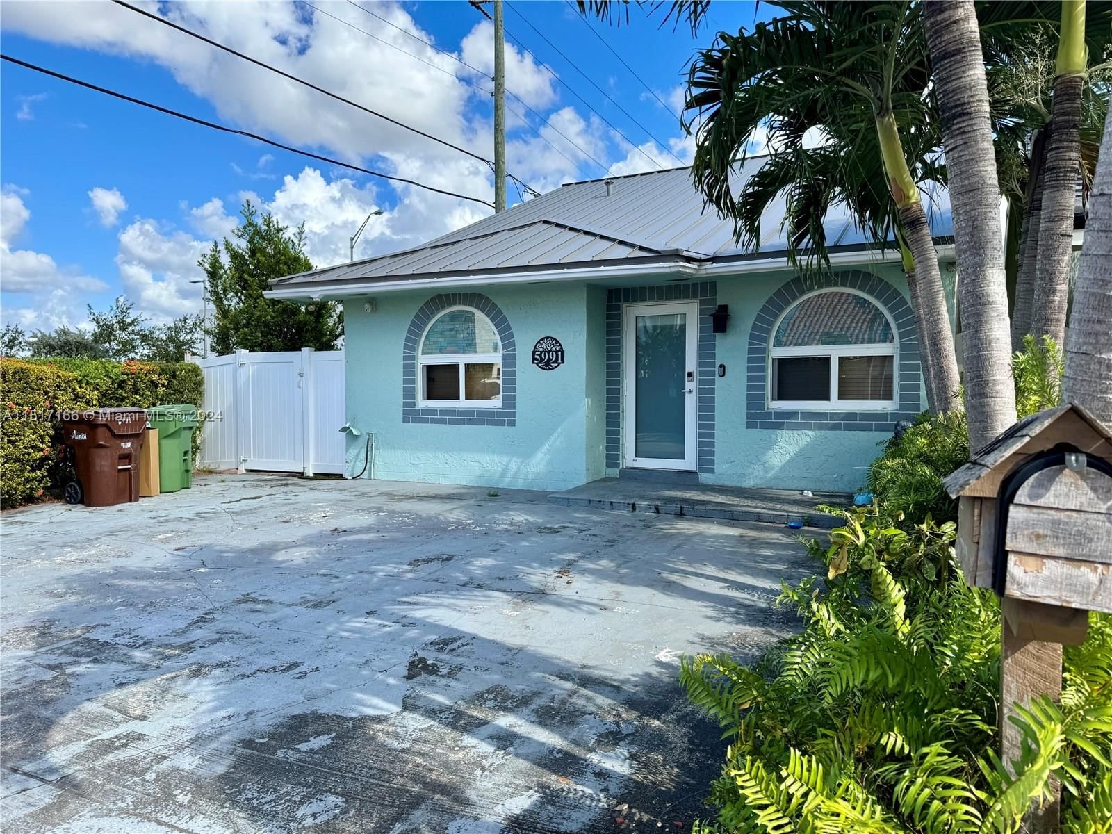 Real estate property located at 5991 21st Ave, Miami-Dade County, MICHELLE JARDINS NO I, Hialeah, FL