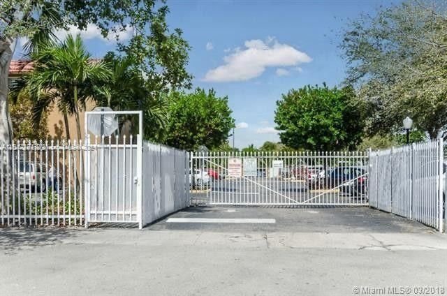 Real estate property located at 4655 Palm Ave #227, Miami-Dade County, ROYAL PALM GARDENS CONDO, Hialeah, FL