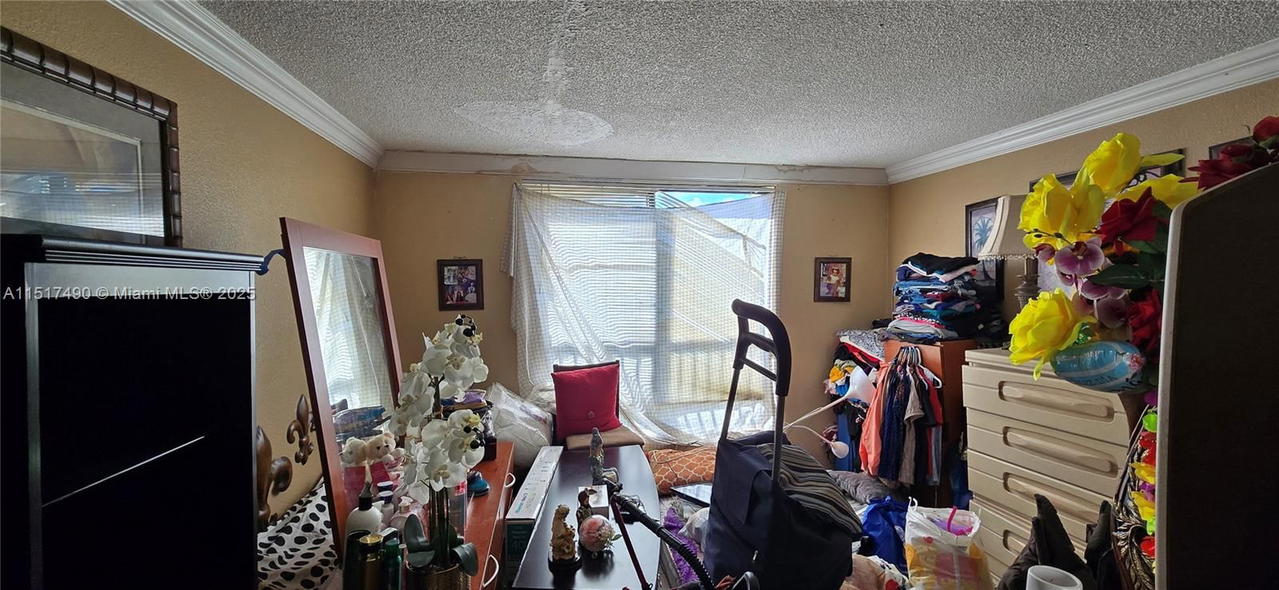 Real estate property located at 606 81st St #117, Miami-dade, Las Estrellas Condo, Hialeah, FL
