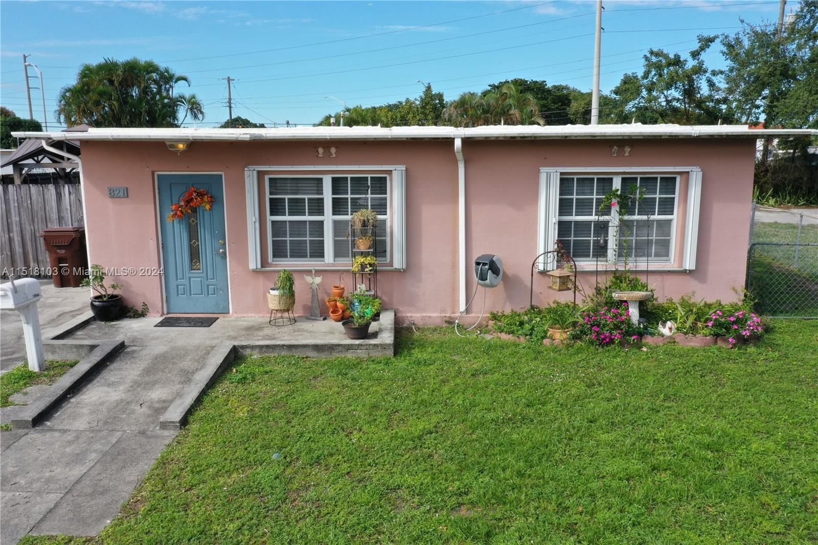 Real estate property located at 821 16th Pl, Miami-Dade County, SUN-TAN VILLAGE SEC 2, Hialeah, FL
