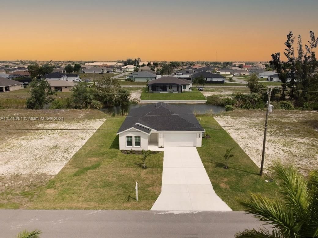 Real estate property located at 1437 NW 2nd St, Lee County, Cape Coral, Cape Coral, FL