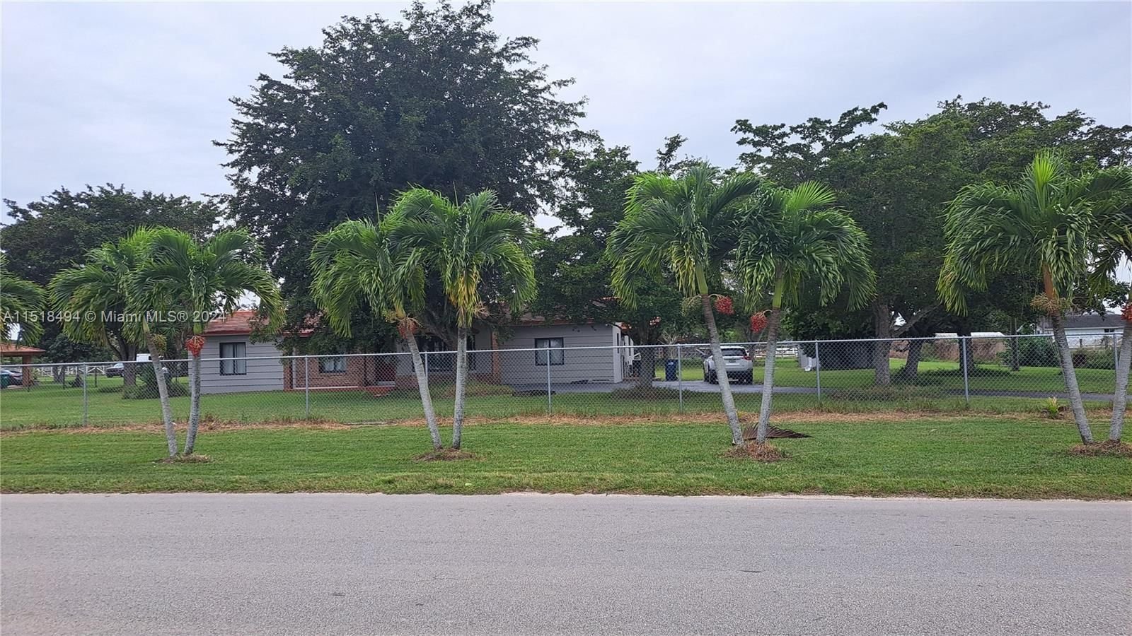 Real estate property located at 23700 207th Ave, Miami-Dade County, No mame, Homestead, FL