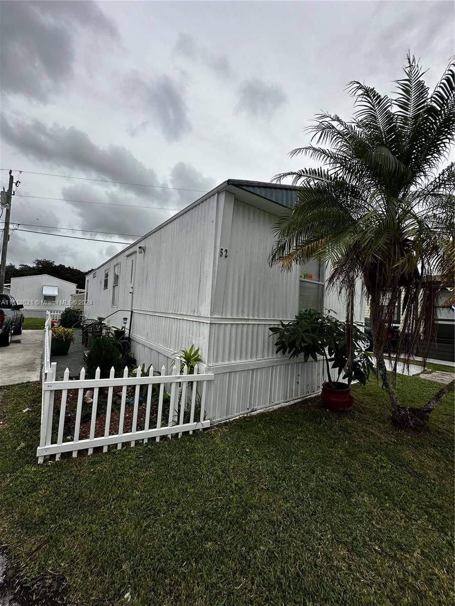 Real estate property located at 17350 232nd St, Miami-Dade County, Silver Palm, Miami, FL