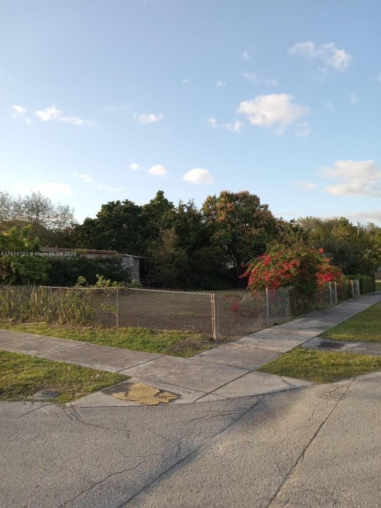 Real estate property located at 1901 51ST TER, Miami-Dade County, FLORAL PK, Miami, FL