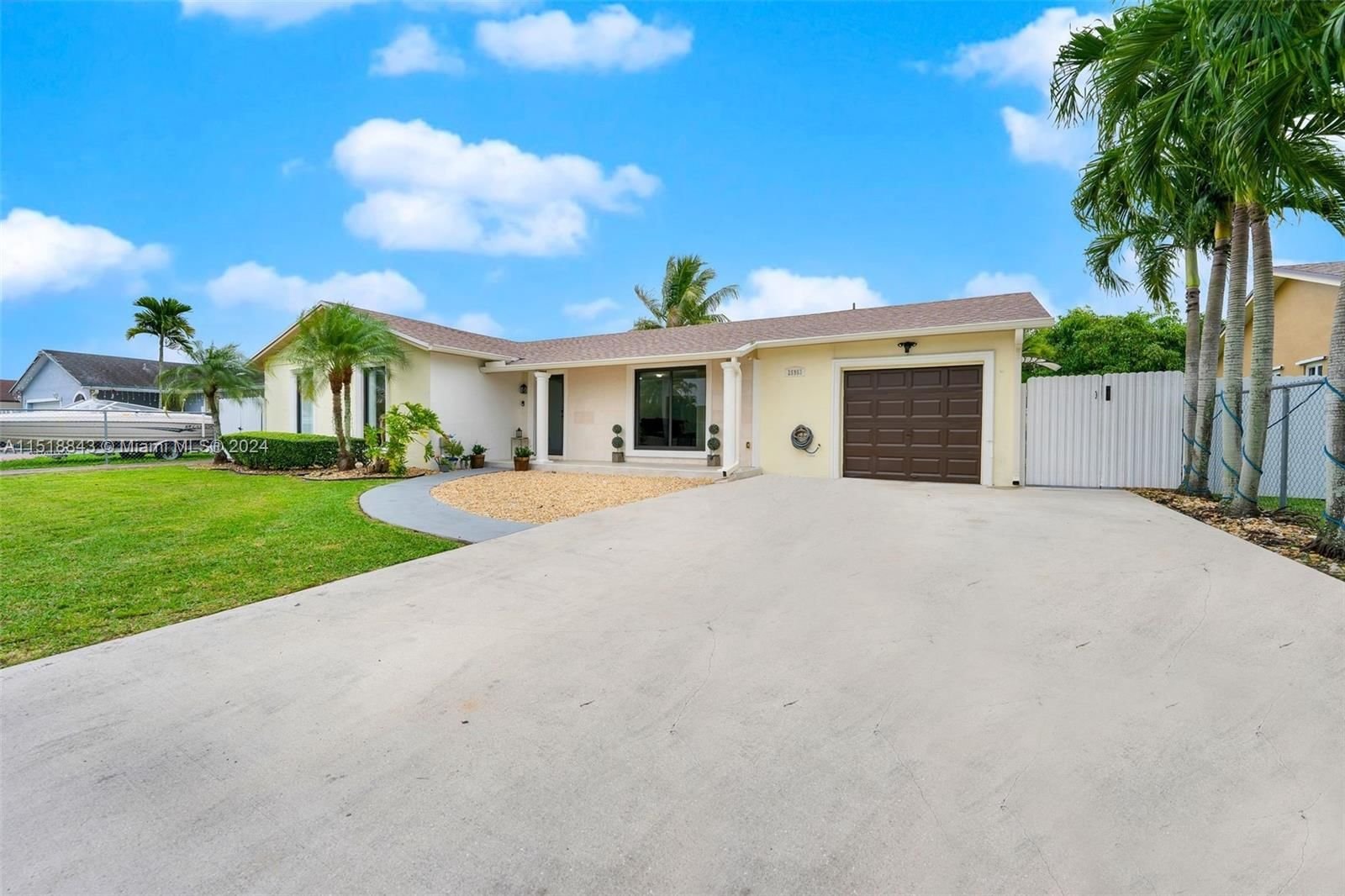 Real estate property located at 25953 133rd Pl, Miami-Dade County, MEADOW WOOD MANOR SEC 8, Homestead, FL
