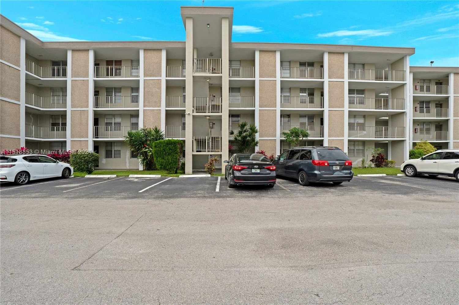 Real estate property located at 2901 48th Ave #355, Broward County, CYPRESS CHASE CONDO NO 2, Lauderdale Lakes, FL