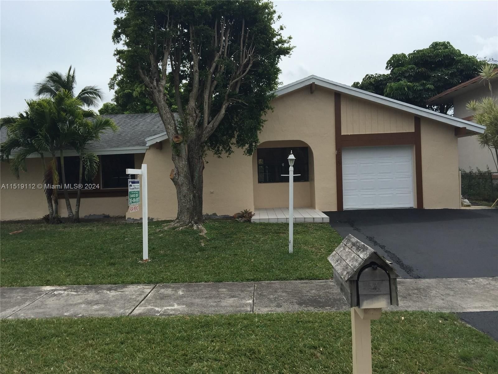 Real estate property located at 12720 149th St, Miami-Dade County, DEERWOOD PART 1, Miami, FL