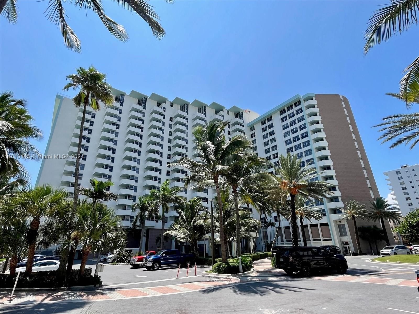 Real estate property located at 2899 Collins Ave #425, Miami-Dade County, TRITON TOWER CONDO, Miami Beach, FL