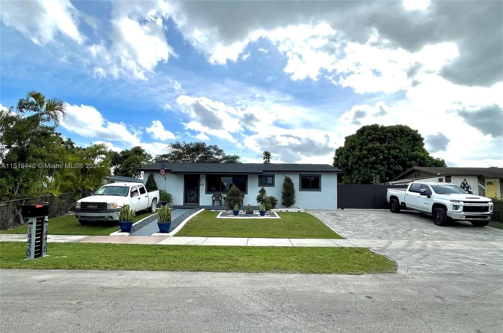 Real estate property located at 14420 297th St, Miami-Dade County, GEM HOMES NO TWO, Homestead, FL