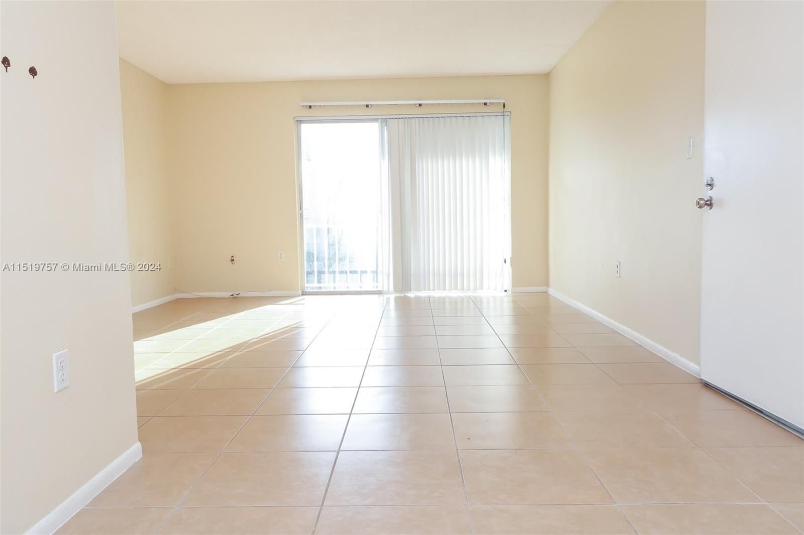 Real estate property located at 429 Executive Center Dr #210, Palm Beach County, CLEAR LAKE PALMS CONDO, West Palm Beach, FL