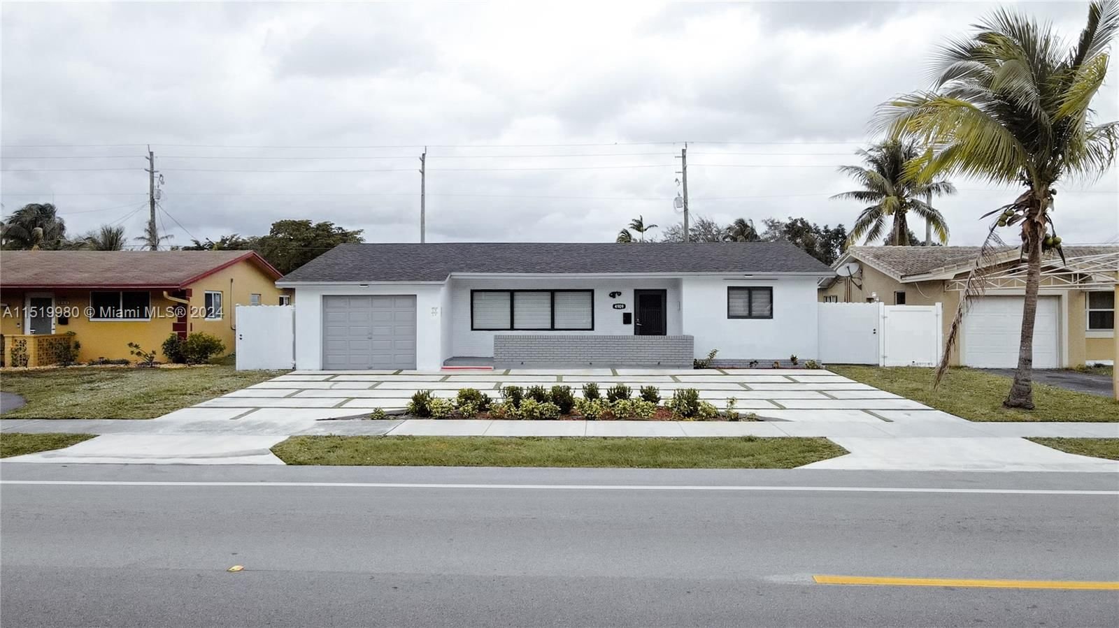Real estate property located at 4909 Washington St, Broward County, HOLLYWOOD HILLS, Hollywood, FL
