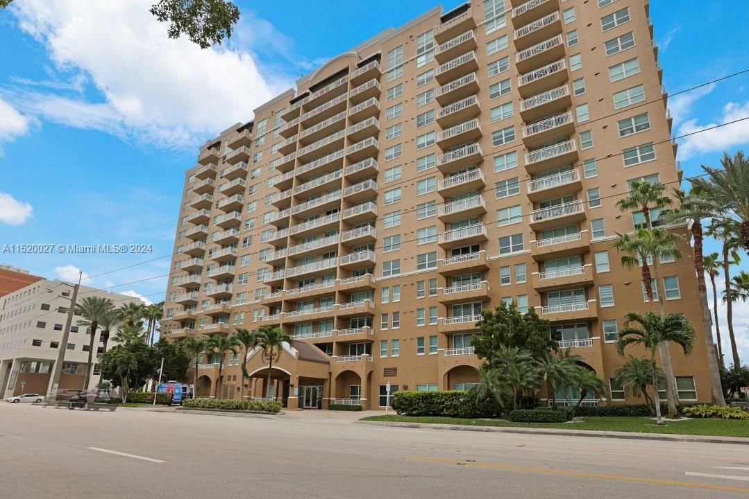 Real estate property located at 2665 37th Ave #301, Miami-Dade County, DA VINCI ON DOUGLAS A CON, Miami, FL