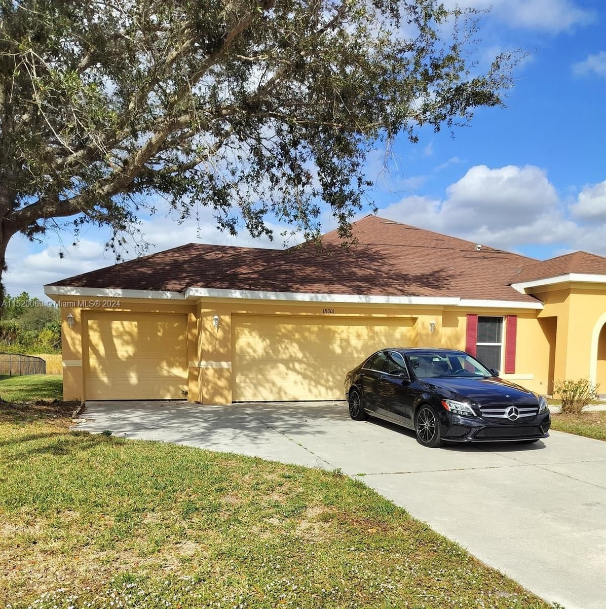 Real estate property located at 18301 PINE NUT CT, Lee County, TOWN LAKES, Lehigh Acres, FL