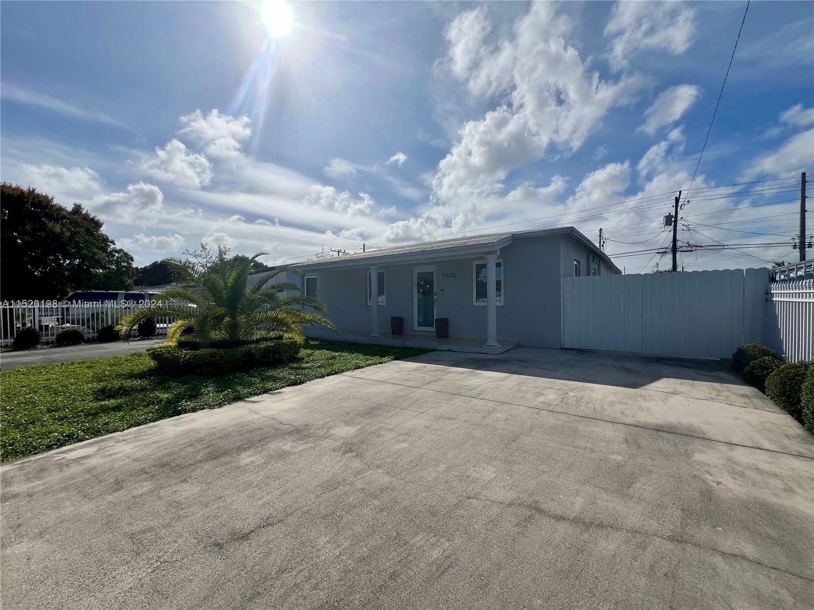 Real estate property located at 9320 35th Ct, Miami-Dade County, BROADMOOR MANOR, Miami, FL