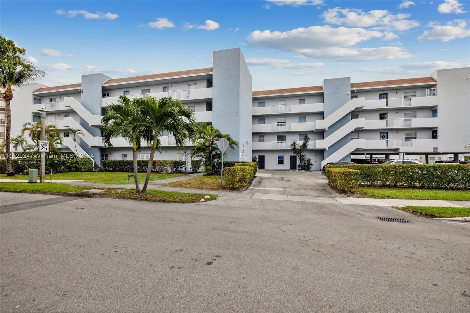 Real estate property located at 3868 169th St #307, Miami-Dade County, WATERPOINT CONDO, North Miami Beach, FL