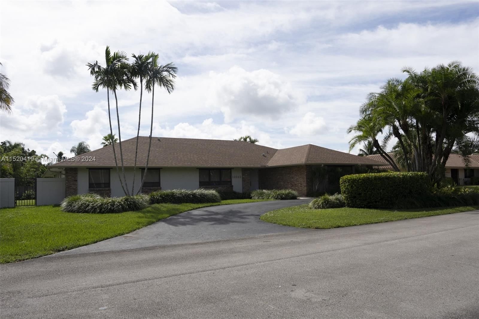 Real estate property located at 12242 102nd Ter, Miami-Dade County, SUMMIT PARK ESTATES, Miami, FL